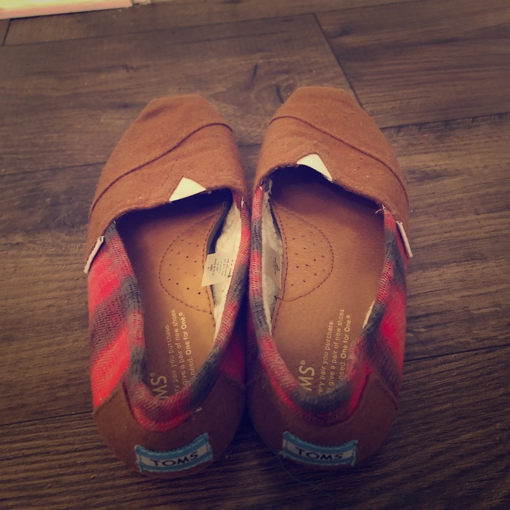 TOMS shoes